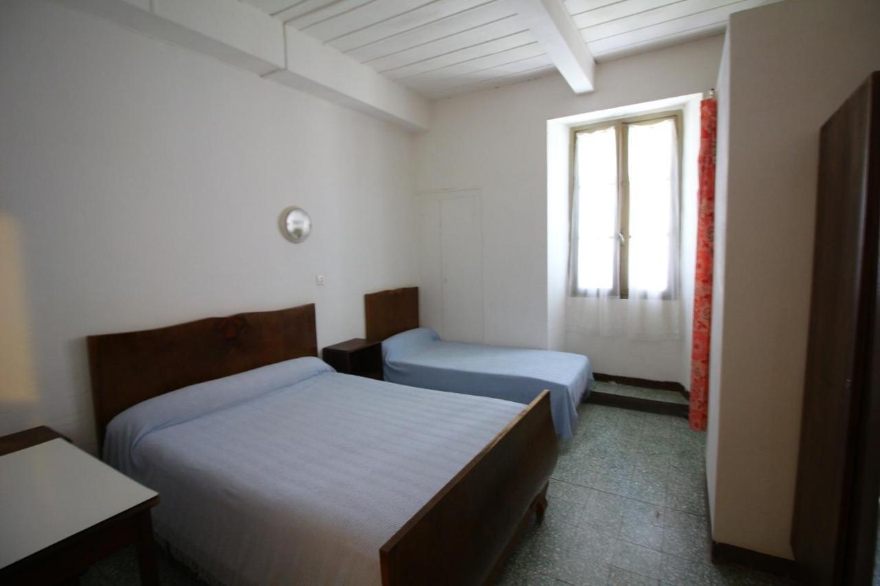 Hotel Du Centre Кальви Экстерьер фото